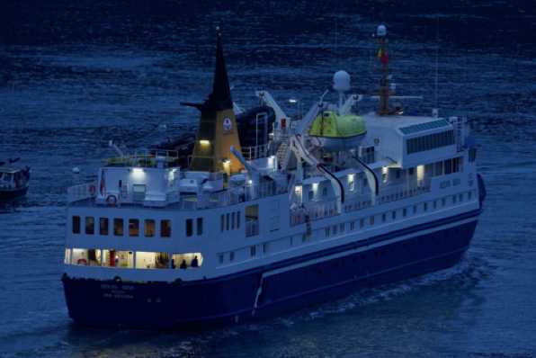 22 April 2022 - 20-18-56

-----------------------
Cruise ship Ocean Nova departs Dartmouth